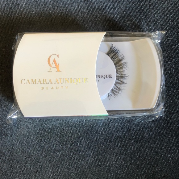 Camara Aunique “Mary” lashes - Picture 4 of 5